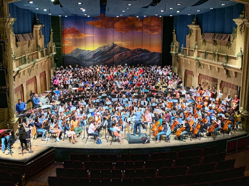El Paso Youth Symphony on stage rehearsing with James Welsch